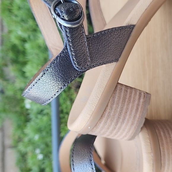 Dansko Women's Metallic Nappa Leather Tansy Sandals Size 39 NWOT - Picture 5 of 12